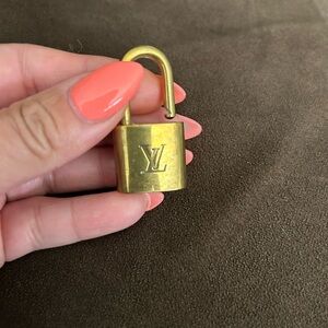 Louis Vuitton lock 🔒